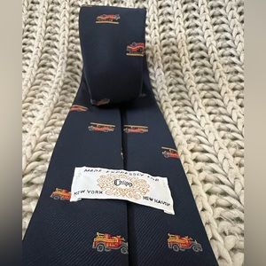 Vintage Chipp NY NH fire truck tie